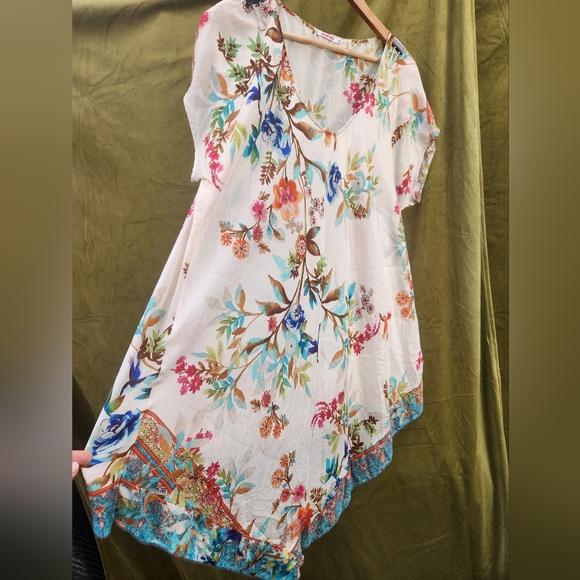 Johnny Was 100% Silk Handkerchief Hem Blouse – Size M - Picture 1 of 2